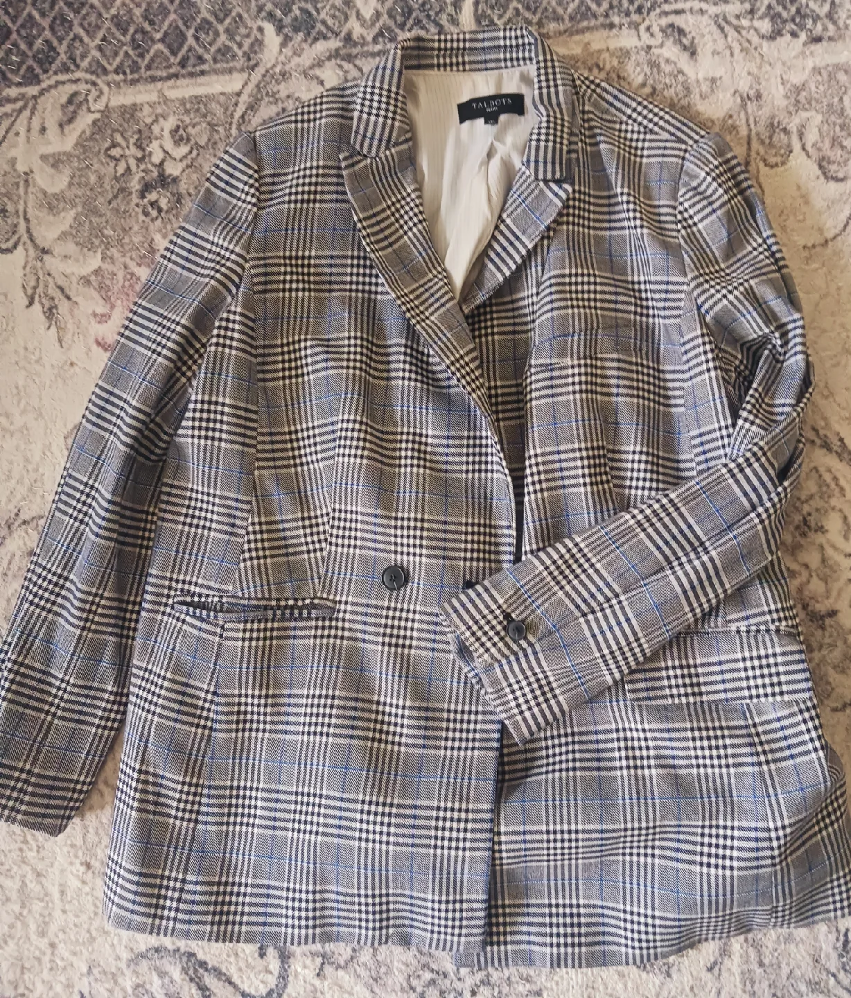 Variety of Women's Blazers image indicator(2)