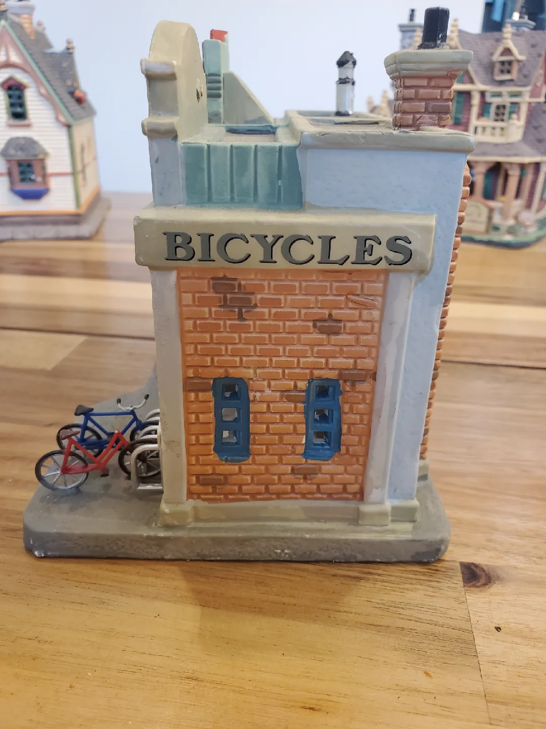 Comet Bike Shop Village Display image indicator(3)