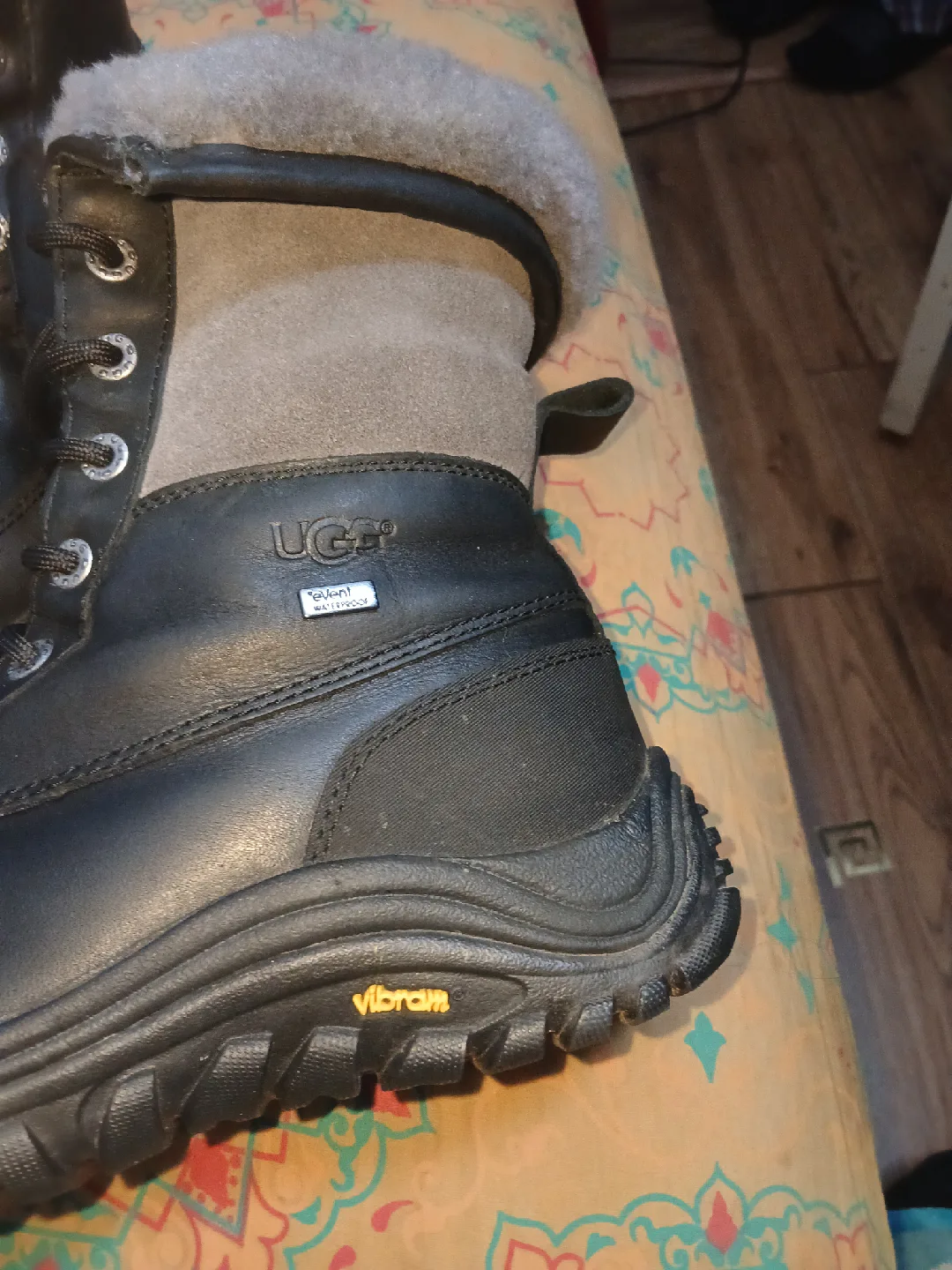 UGG Waterproof Leather Boots image indicator(4)