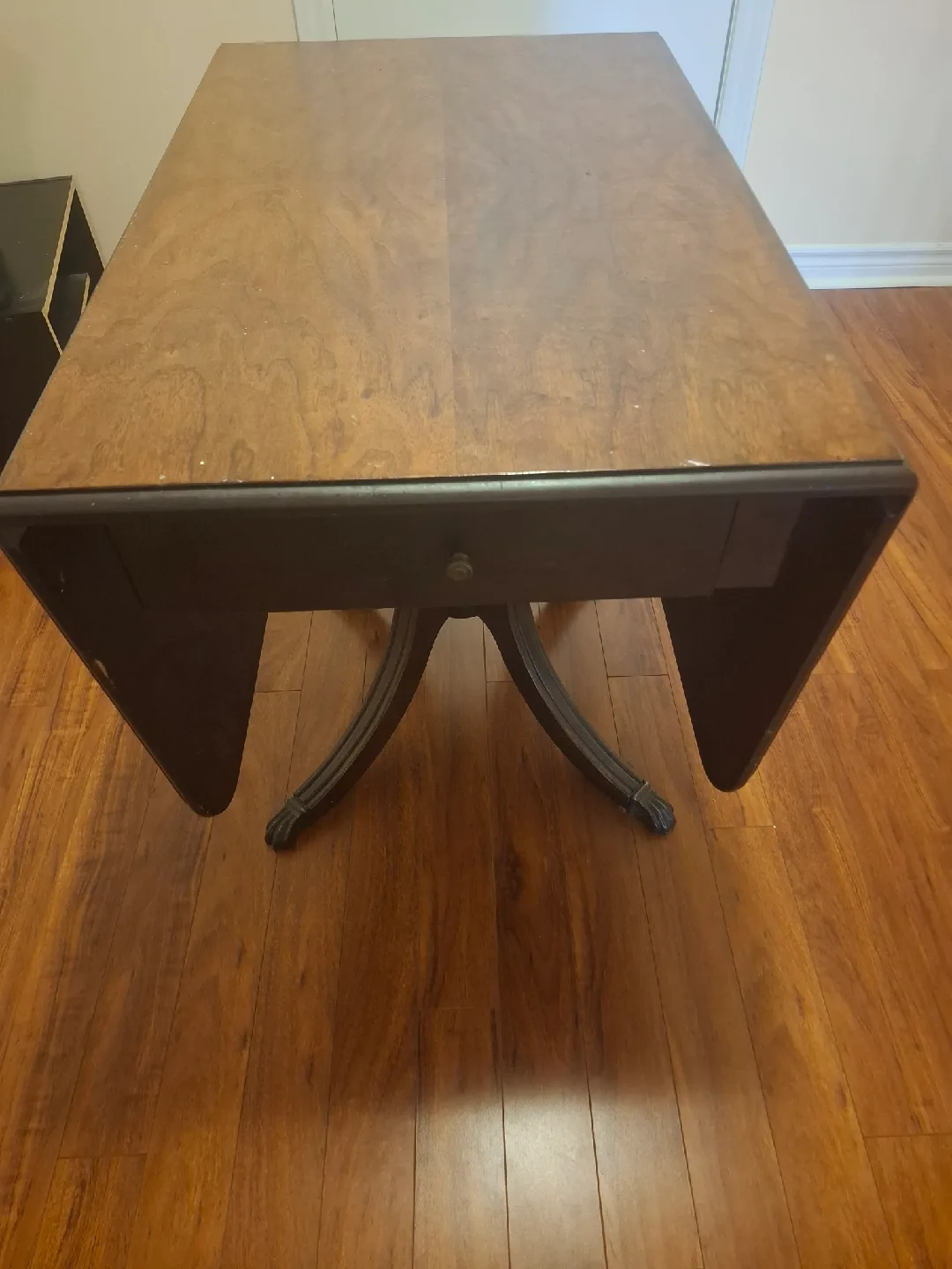 Vintage Drop Leaf Dining Table image indicator(3)