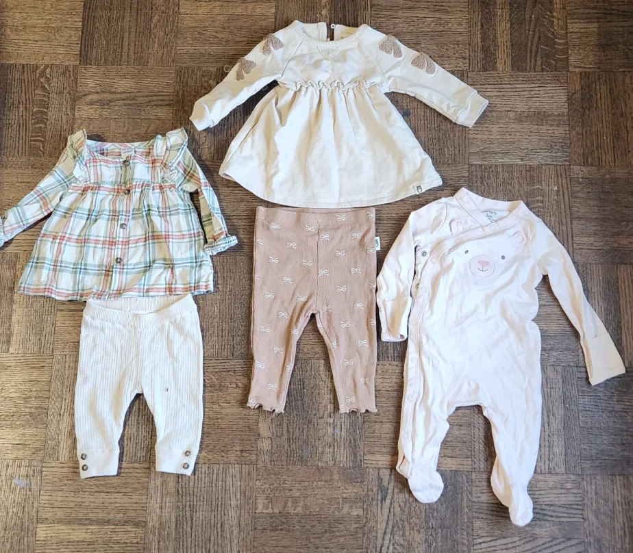 Baby clothes bundle thumbnail