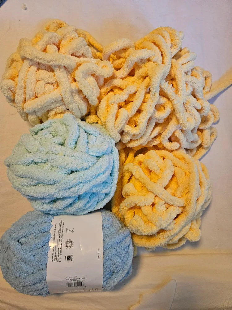 Thick, Cozy Blanket Yarn