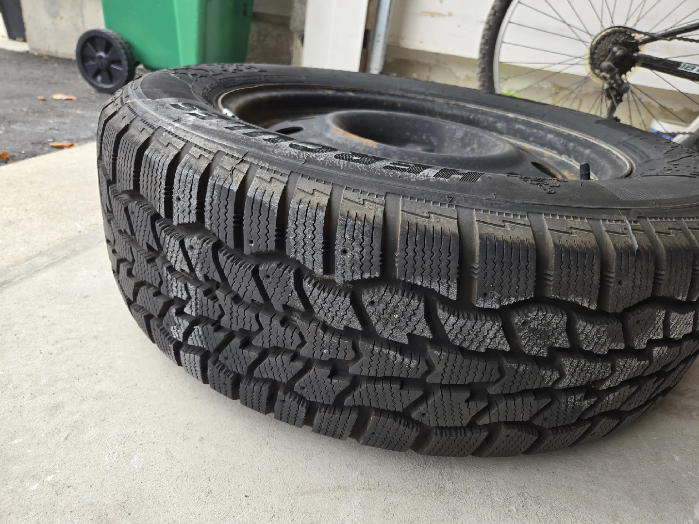 Hercules Avalanche RT Winter Tires 235/60R18 - photo 2