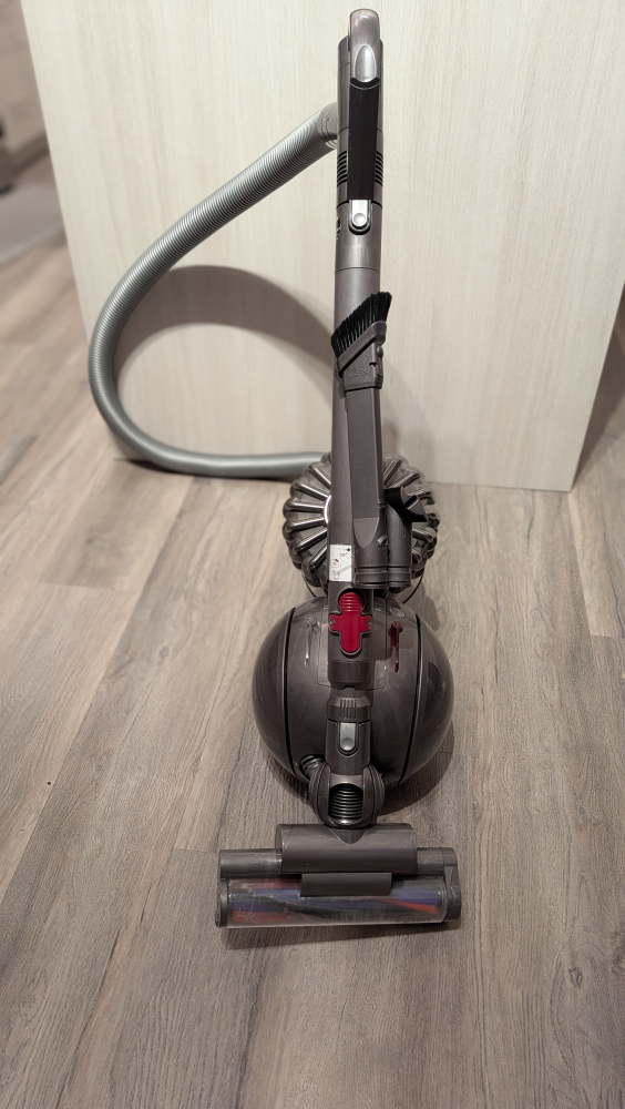 Dyson DC78 Canister Vacuum - photo 3