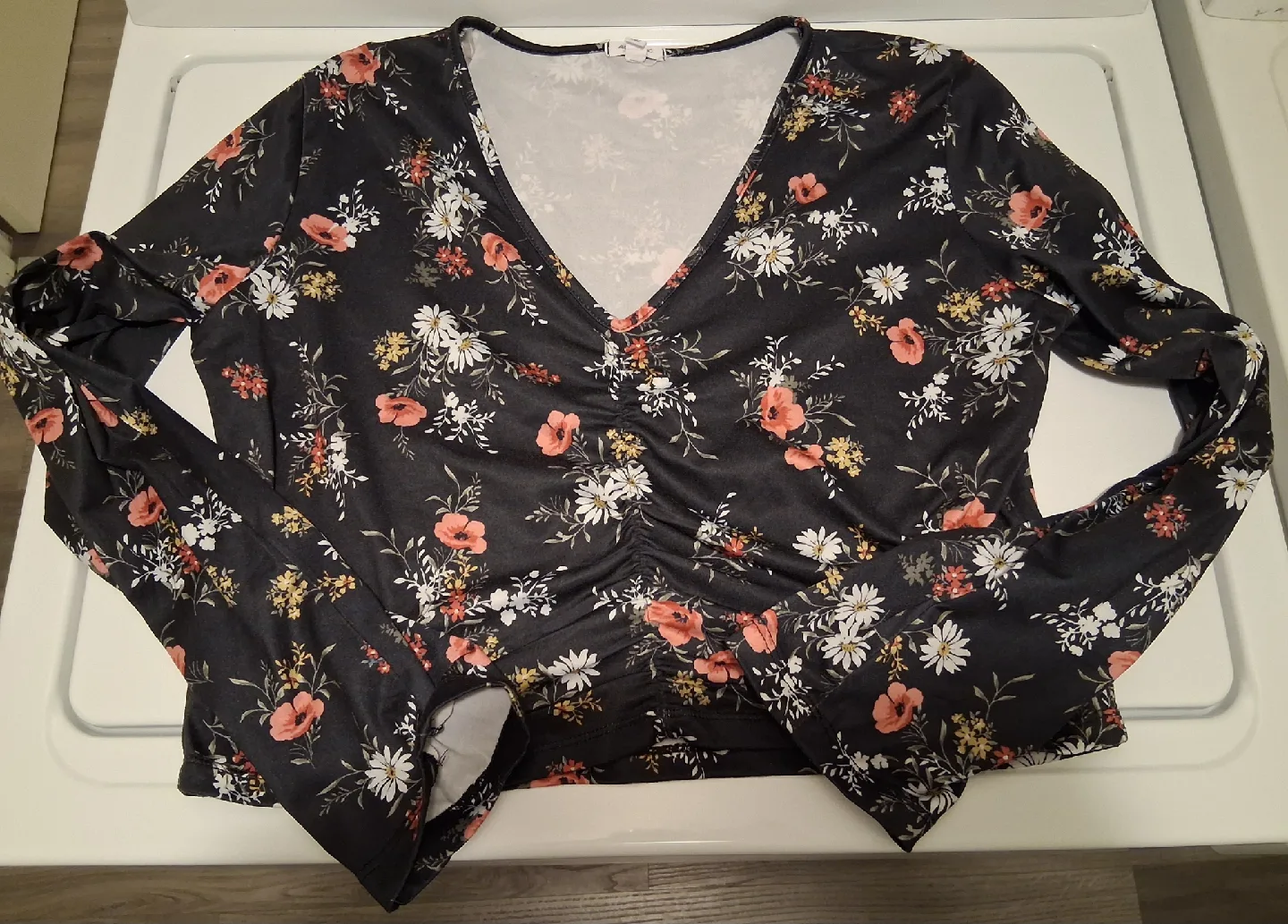 XXL floral long sleeved crop top thumbnail