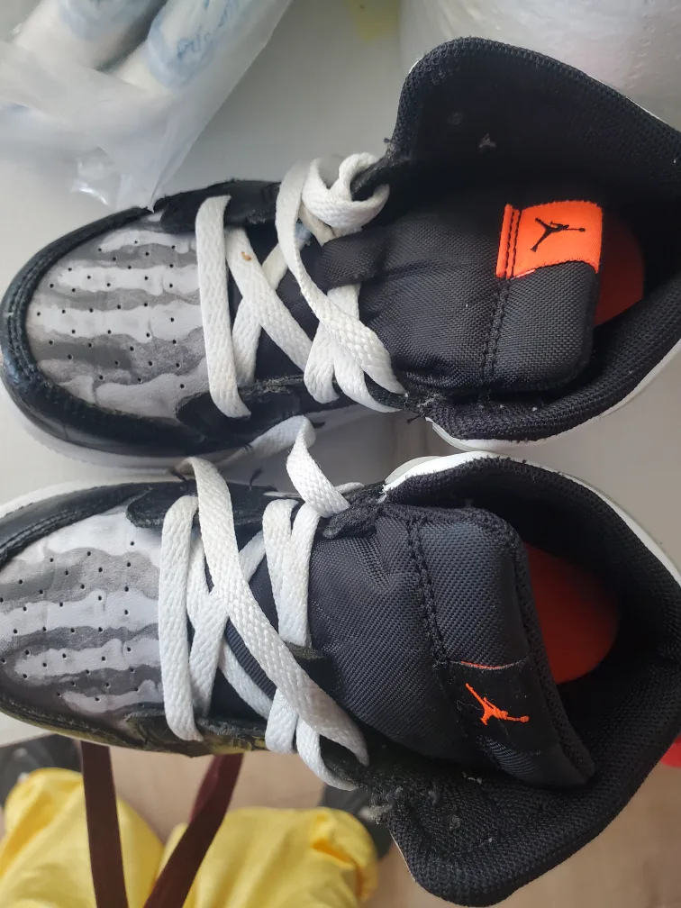 Nike Air Jordan 1 Mid SE Toddler Shoes 9c image indicator(2)