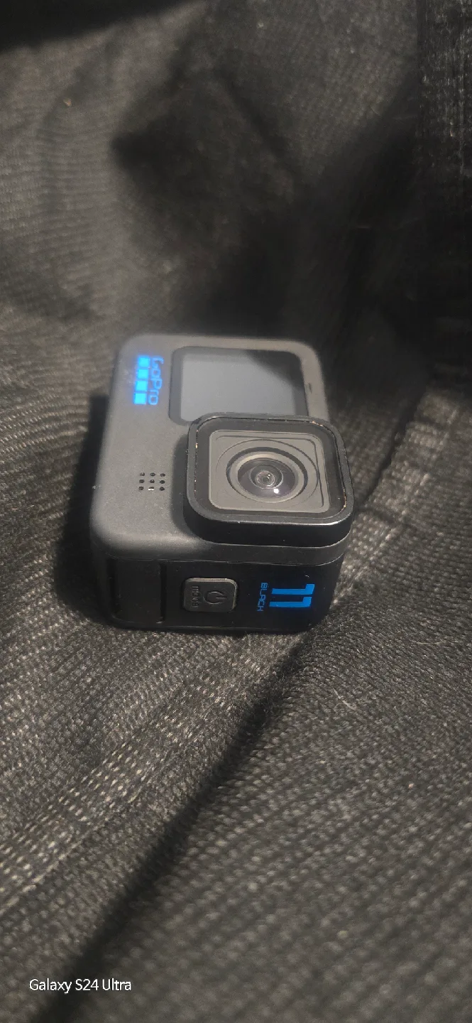 GoPro Hero 11 Black Action Camera image indicator(2)