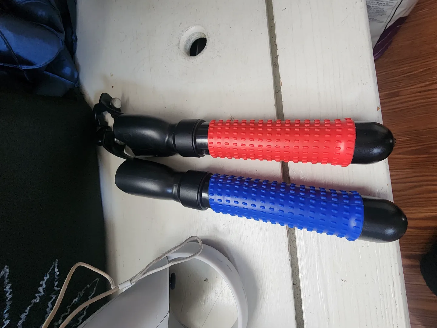 Meta Quest 2 VR Headset with Accessories image indicator(3)