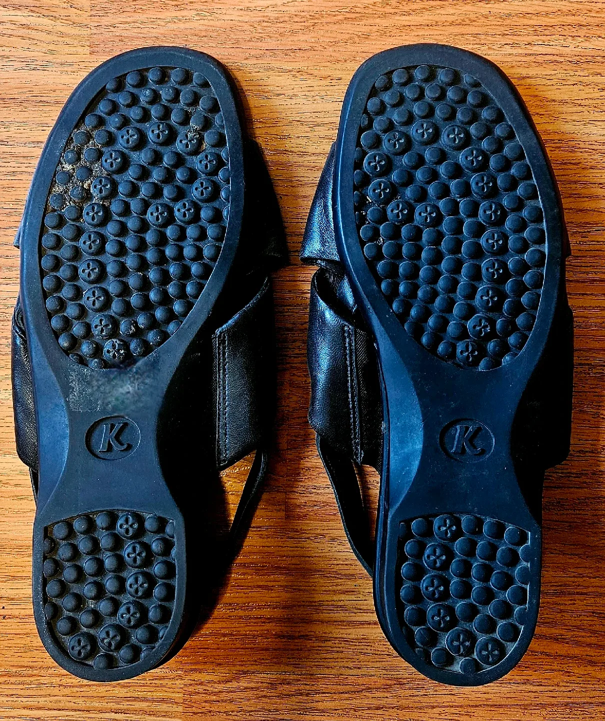 Kenneth Cole Black Leather Sandals - Size 5 🥕 image indicator(2)
