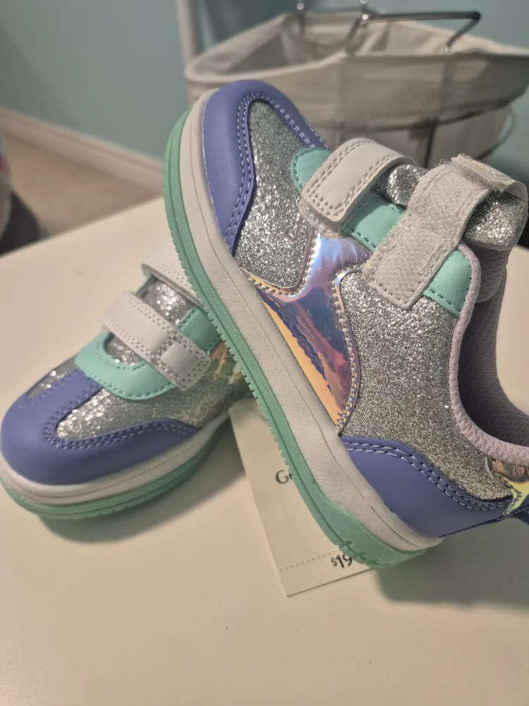 Girls' Sneakers - Size 9 image indicator(2)