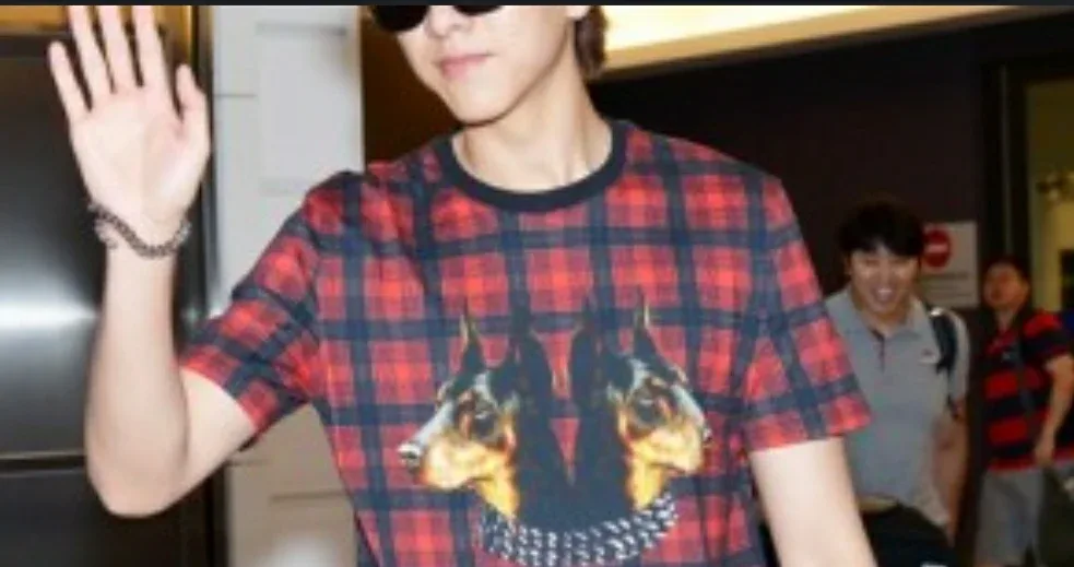 Givenchy Double Doberman Plaid Tartan T-Shirt image indicator(4)
