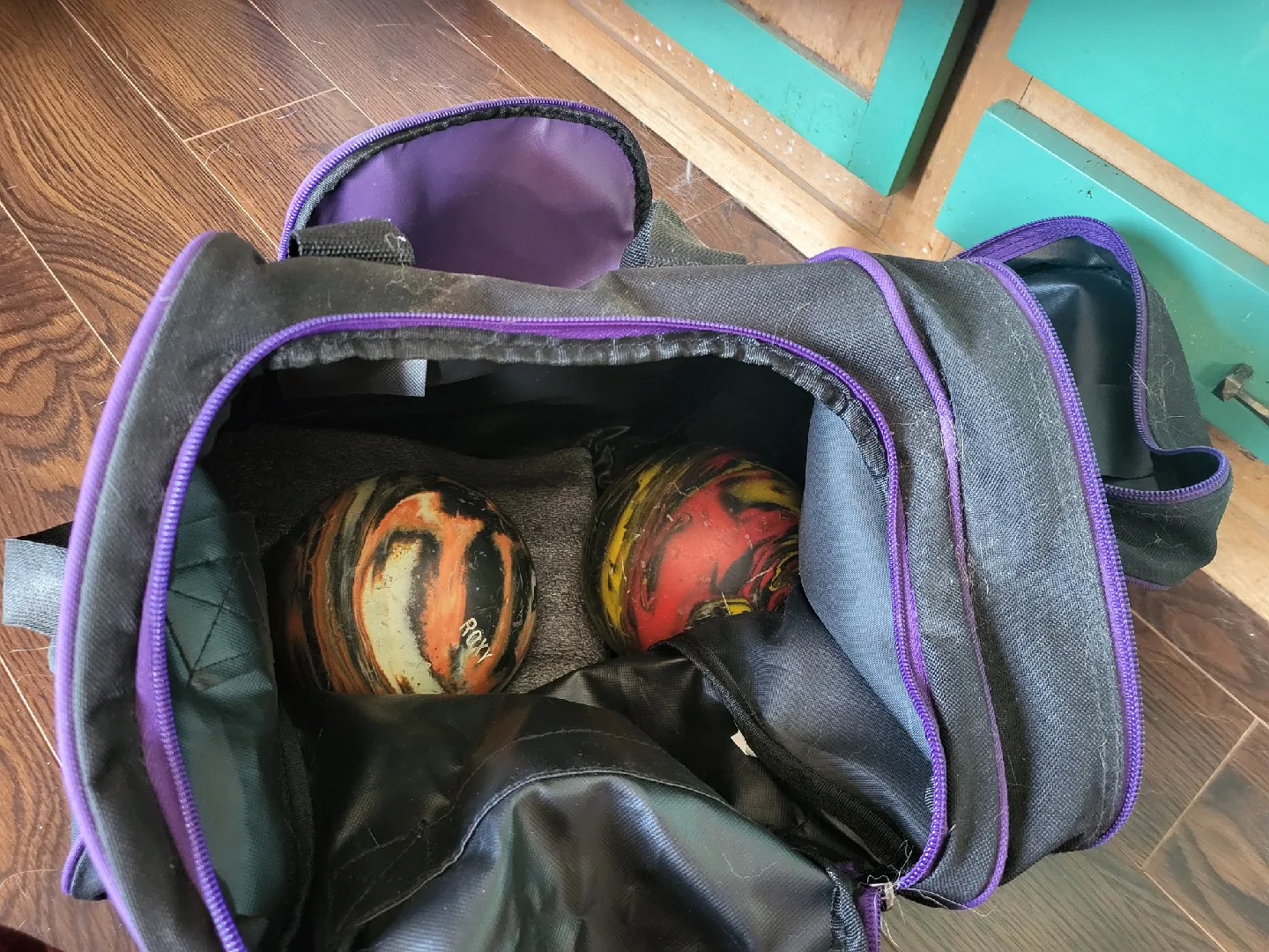 Bowling Balls & Bag plus shoes image indicator(4)