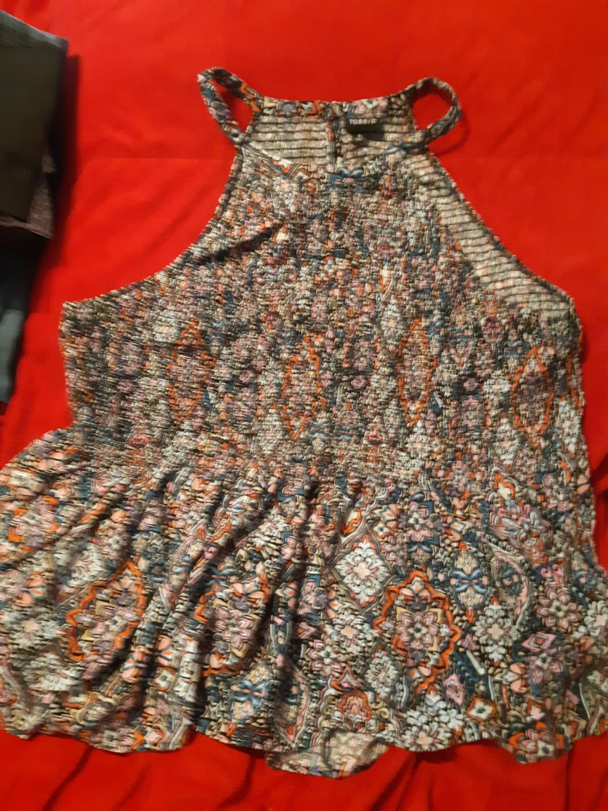 Torrid Size 4 Smocked Halter Top - photo 2