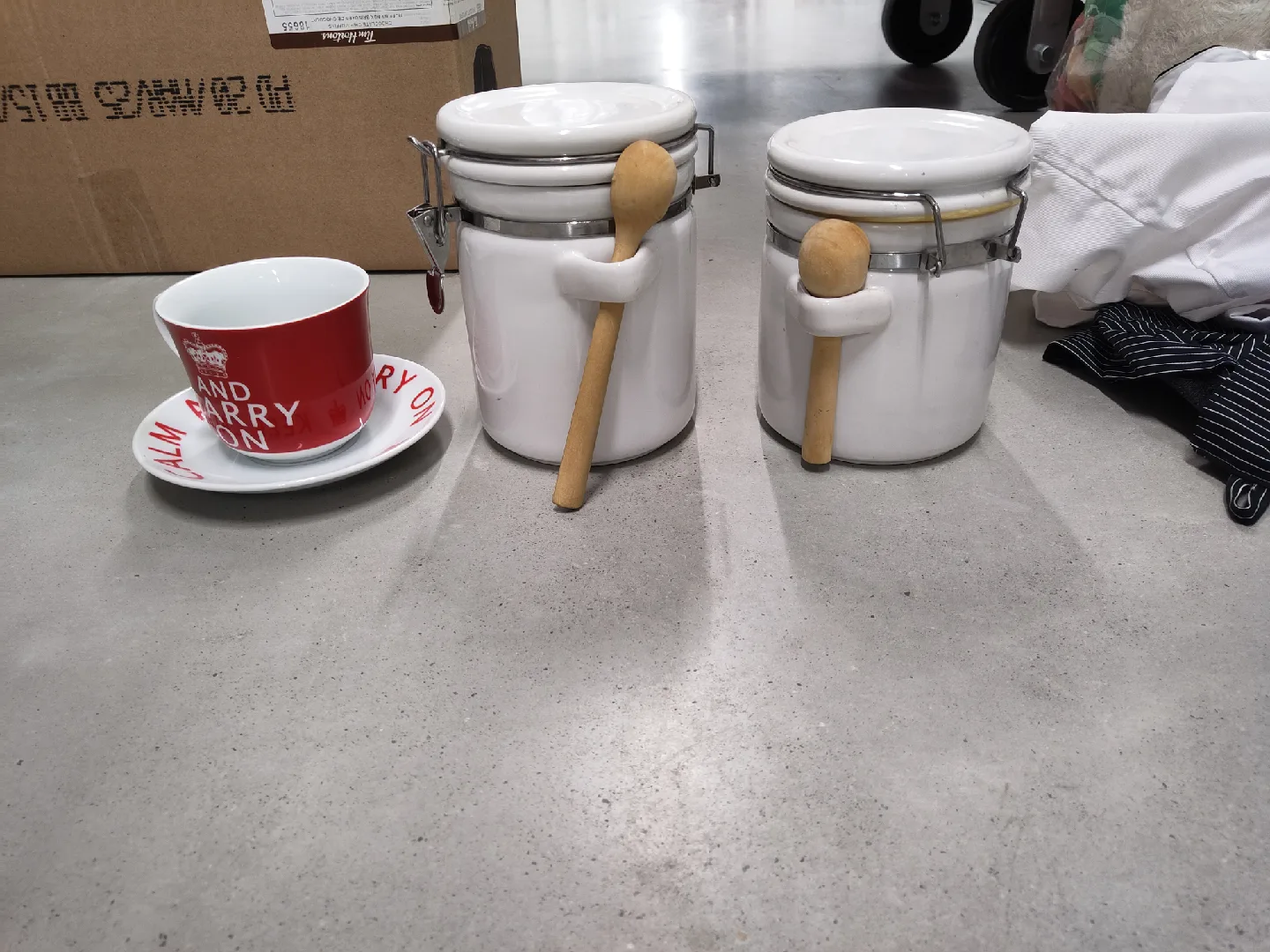 Christmas Holiday Baking Tins & Molds image indicator(5)