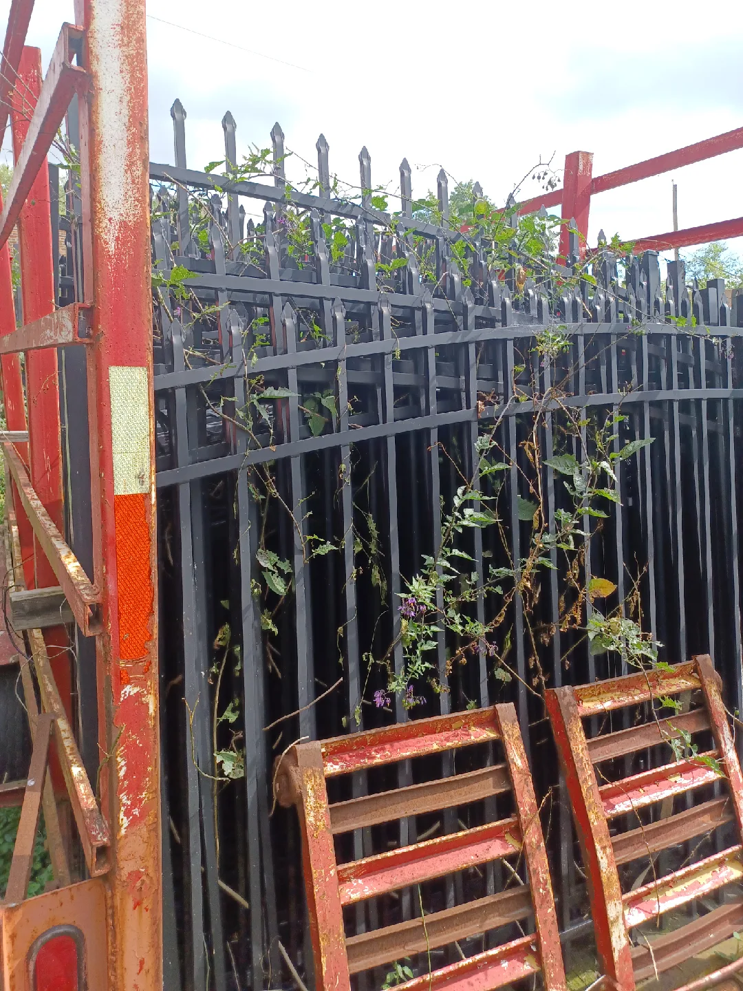 Metal Fencing Panels - Black image indicator(4)