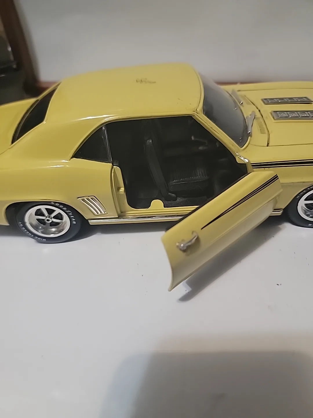 Yellow 1969 Camaro SS Diecast Model Car image indicator(7)