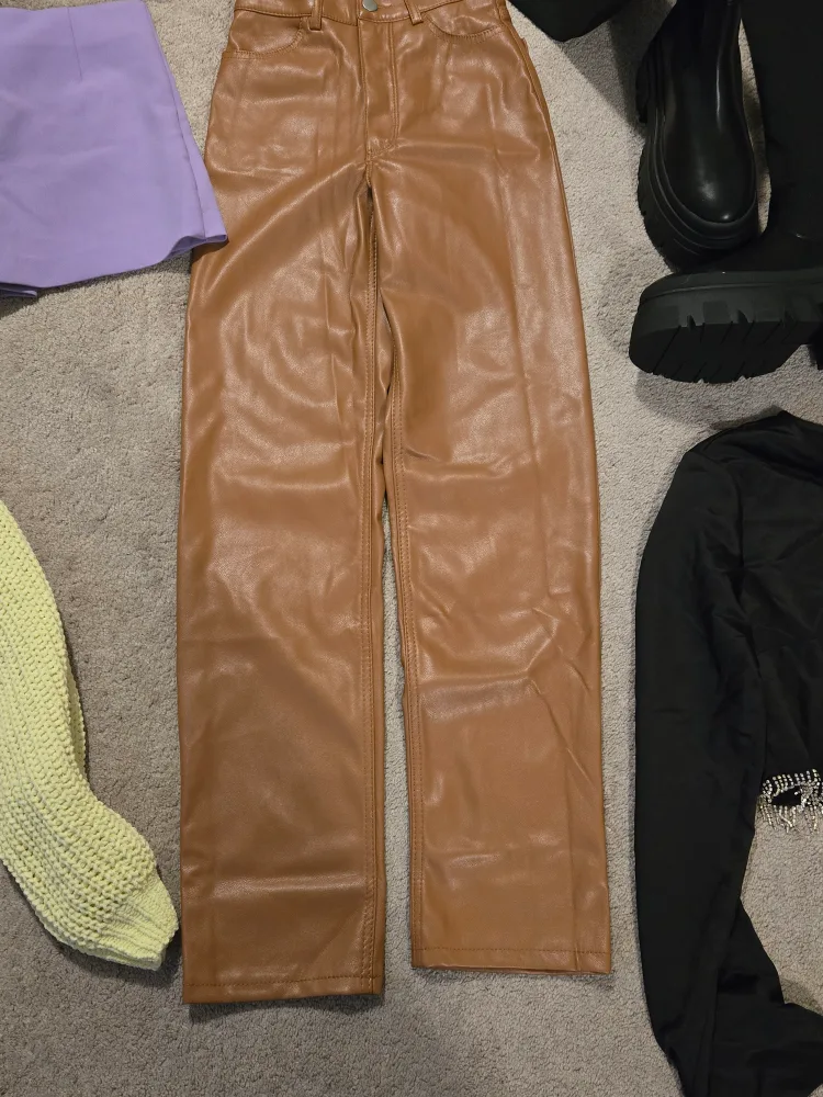 Assorted Women's Clothing Bundle image indicator(3)