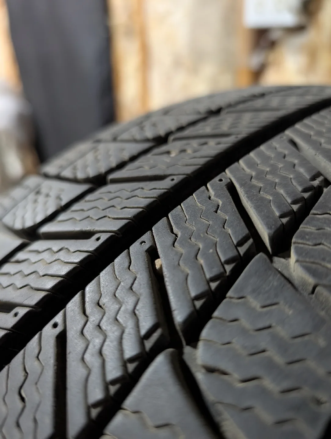 (4)-235/45R18 Winter Tires/Steel Rims Off 2014 Ford Fusion 5x108 image indicator(3)