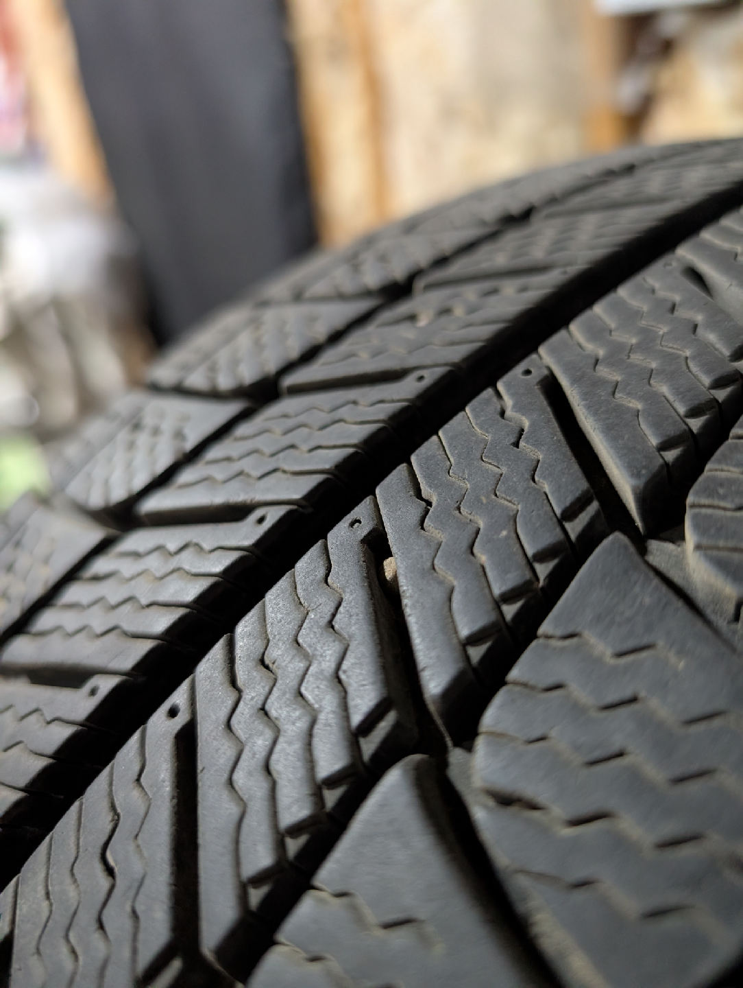 (4)-235/45R18 Winter Tires/Steel Rims Off 2014 Ford Fusion 5x108 - photo 5