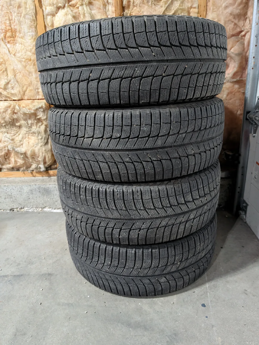 (4)-235/45R18 Winter Tires/Steel Rims Off 2014 Ford Fusion 5x108 image indicator(6)