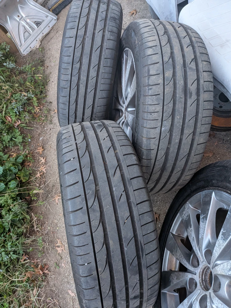 Toyota Avalon rims with tires 2011 - photo 2