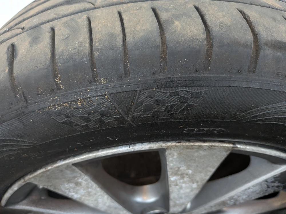 Toyota Avalon rims with tires 2011 - photo 4