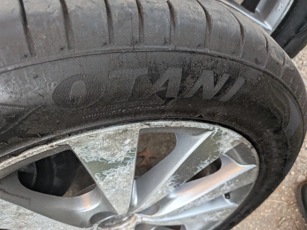 Toyota Avalon rims with tires 2011 - photo 5