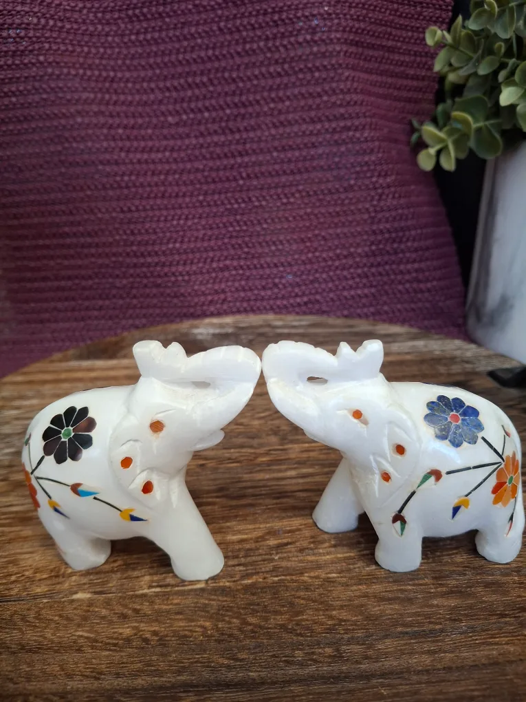 Pair of White Marble Elephant Figurines image indicator(4)