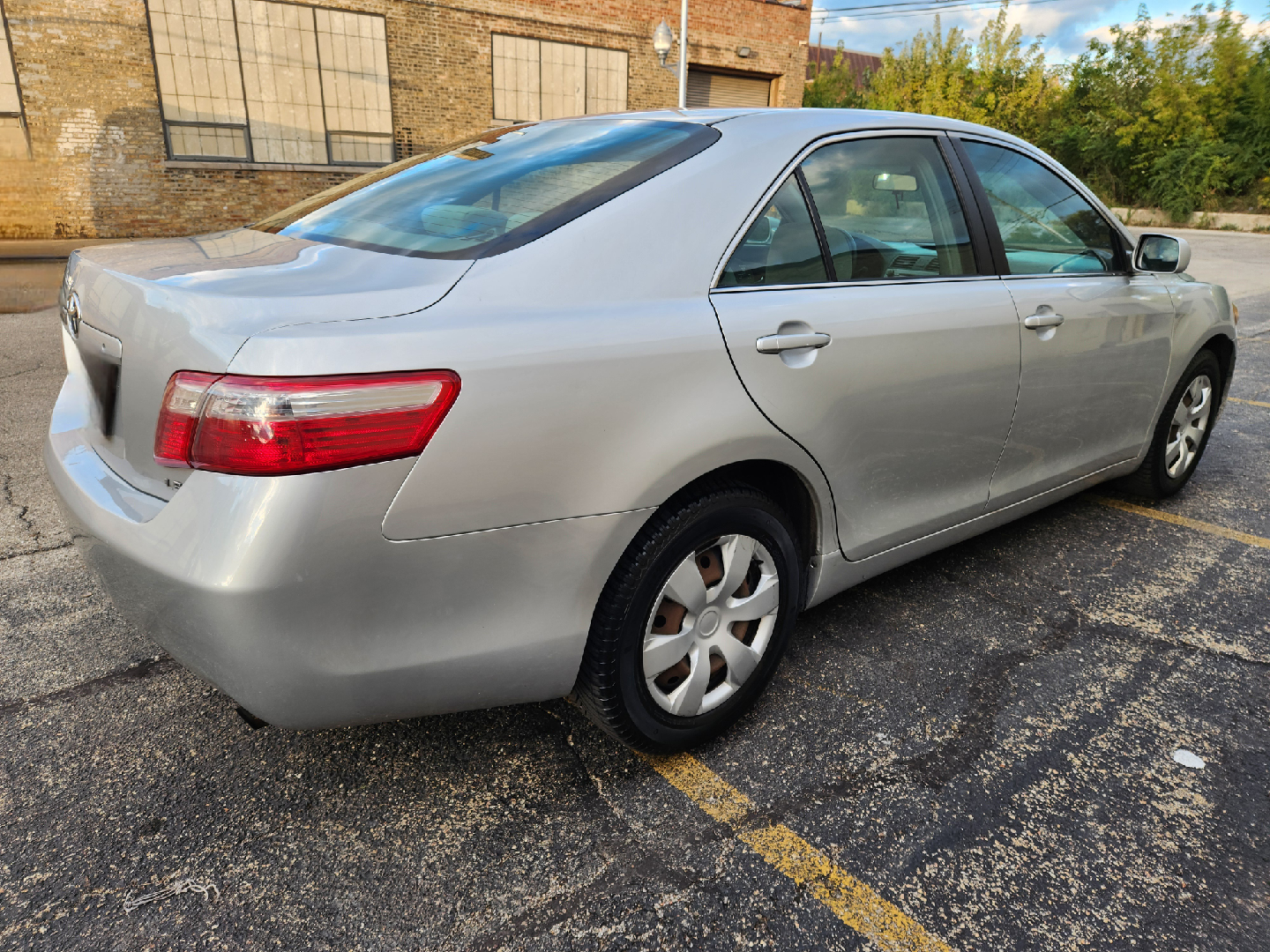 2009 Toyota Camry LE - photo 5