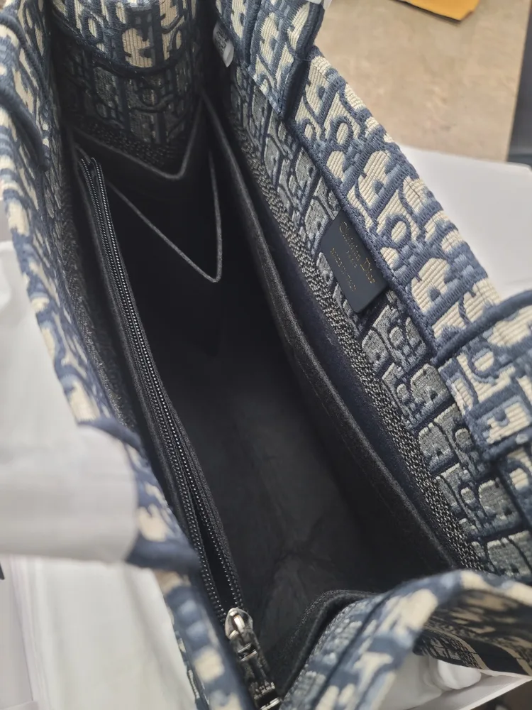 New Christian Dior Book Tote Bag image indicator(2)