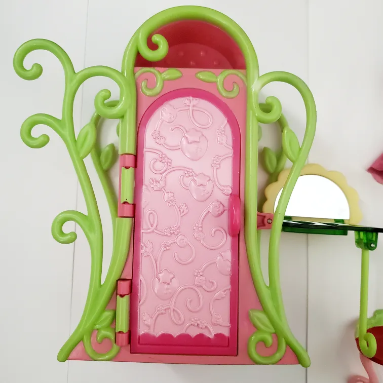 Strawberry shortcake berry sweet styles closet image indicator(3)