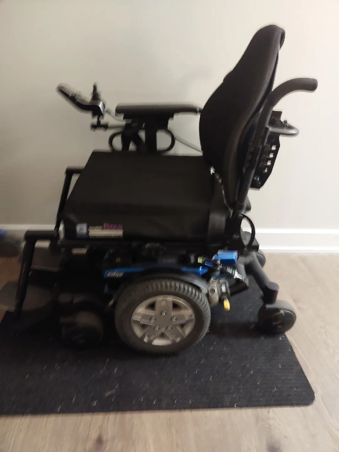 Quantum Edge Power Wheelchair image indicator(5)