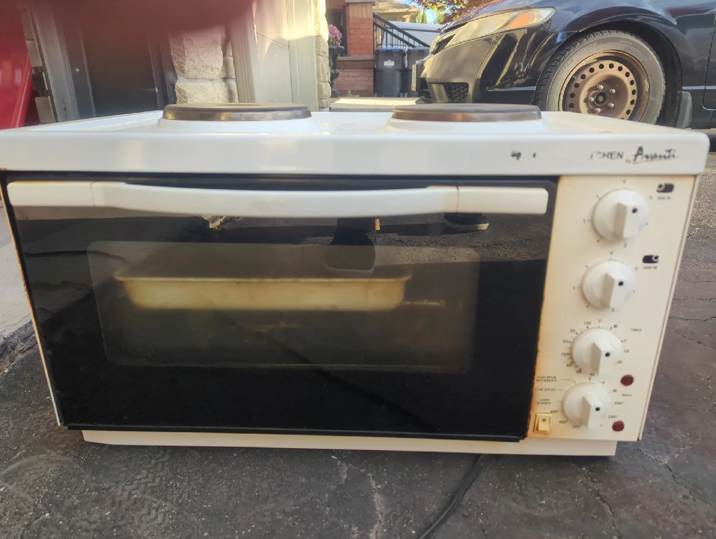 Kitchen Avanti Mini oven with burner tops image indicator(2)