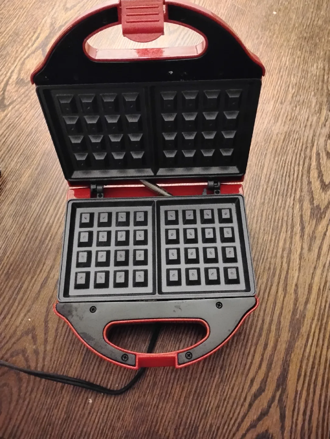 Salton Essentials Waffle Maker image indicator(2)