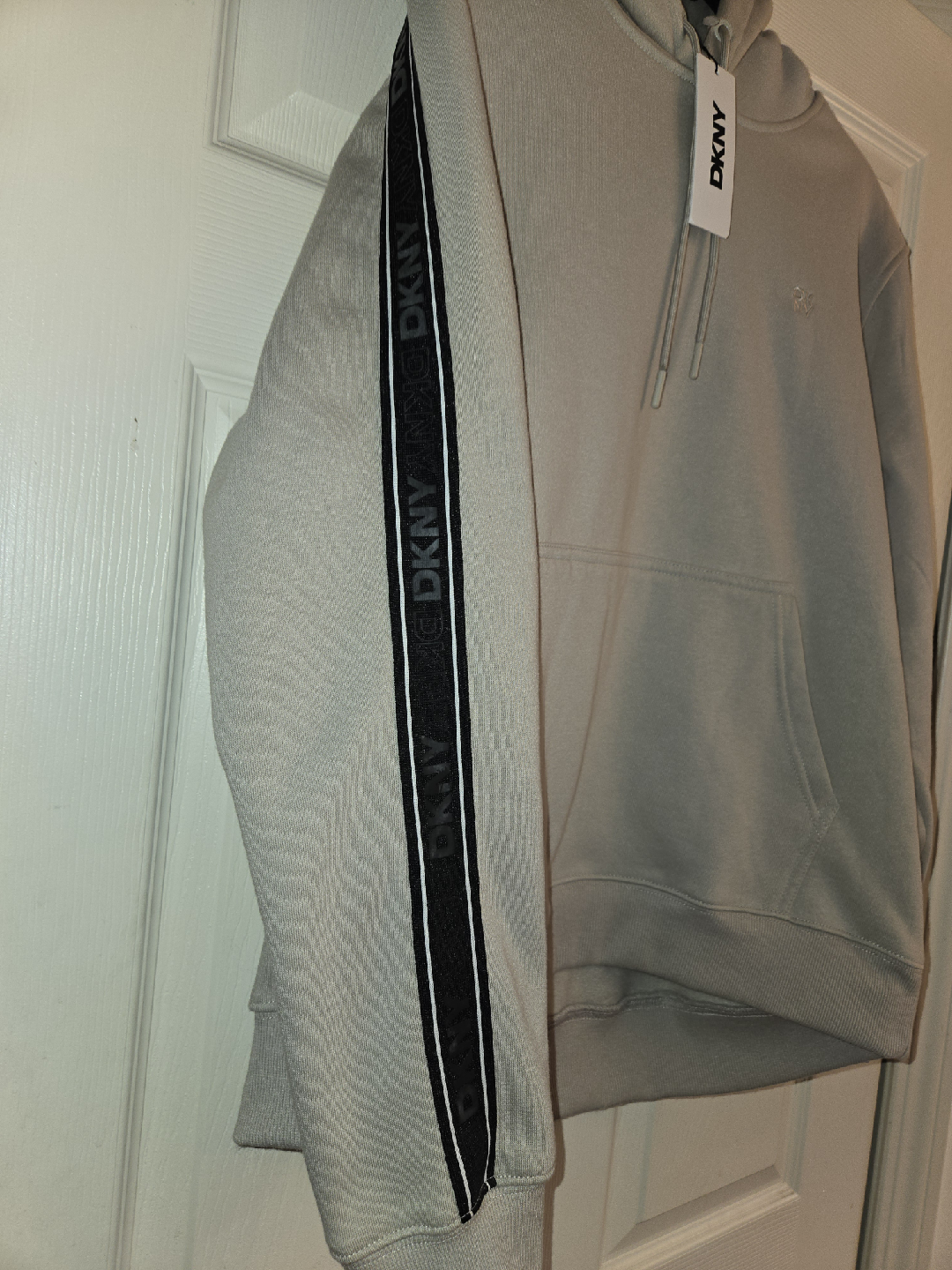 BNWT Men's DKNY Hoodie - photo 3
