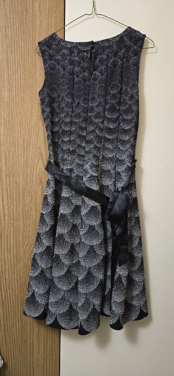 Haani Petite Black & White Dress - Size PM