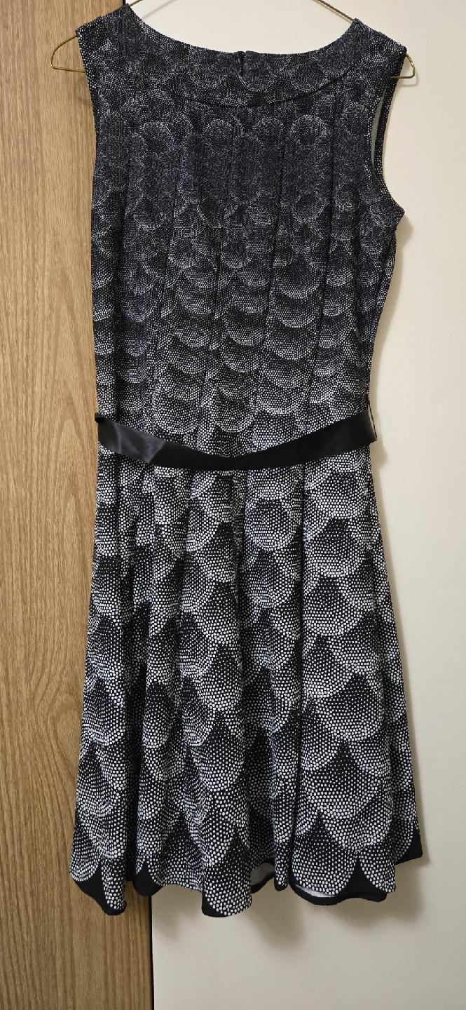 Haani Petite Black & White Dress - Size PM - photo 2