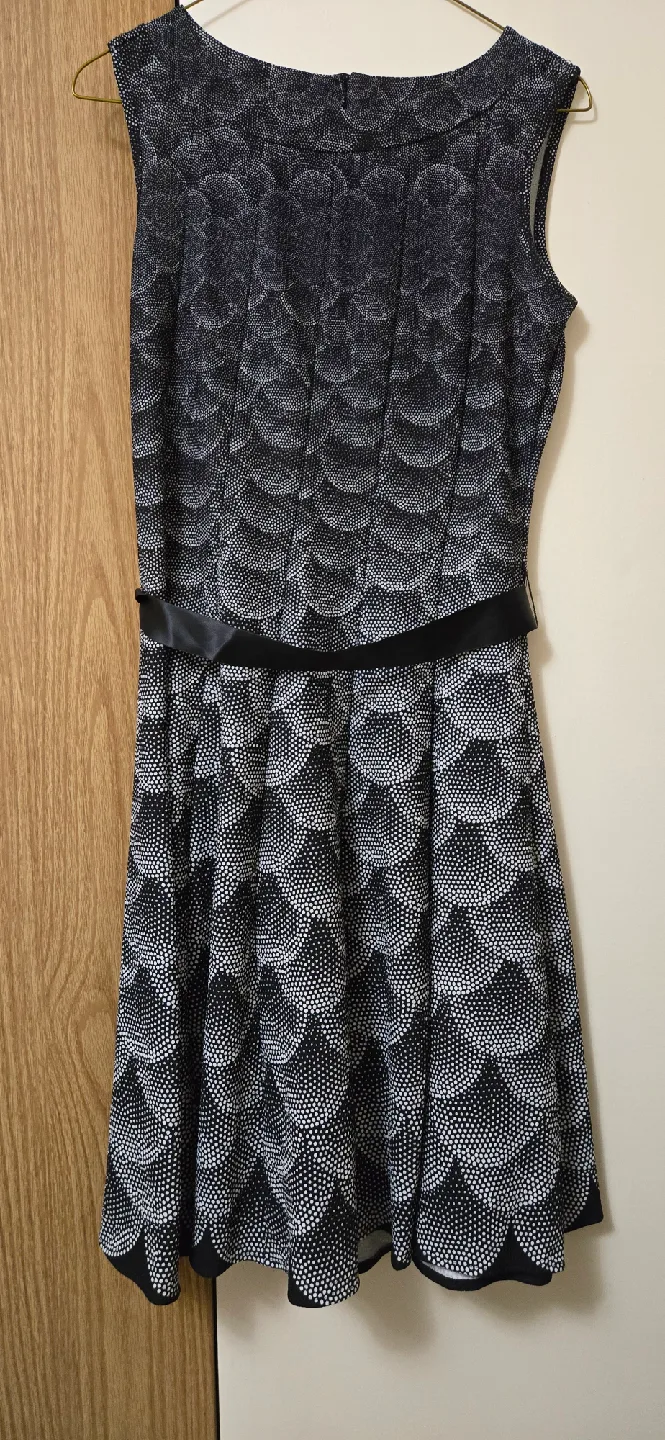 Haani Petite Black & White Dress - Size PM image indicator(2)