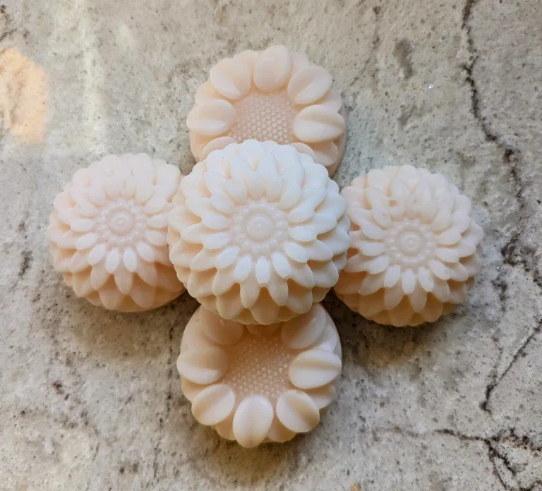 Natural Skincare Products, Soaps by Lora image indicator(5)