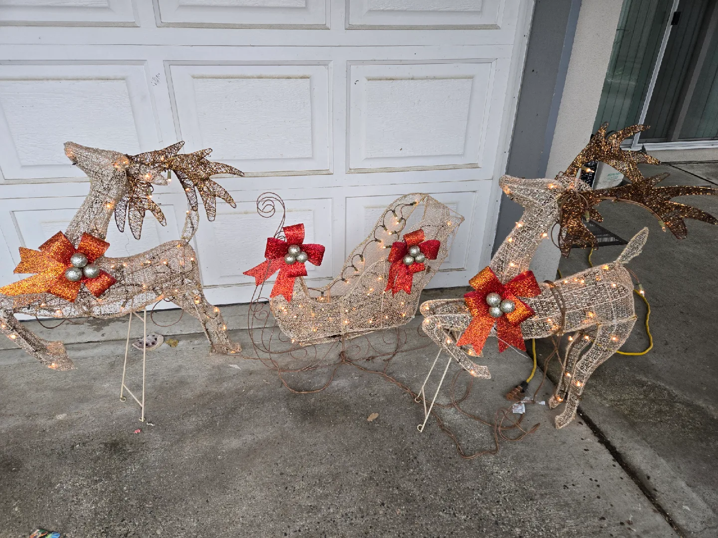 Christmas decorations Reindeer w lights and snow sled image indicator(10)