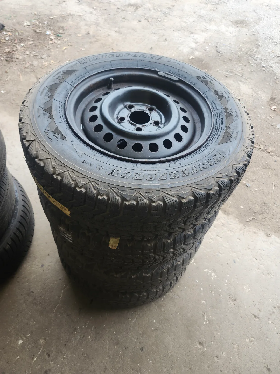 Winterforce 195/70/14 Winter Tires - Set of 4 image indicator(3)