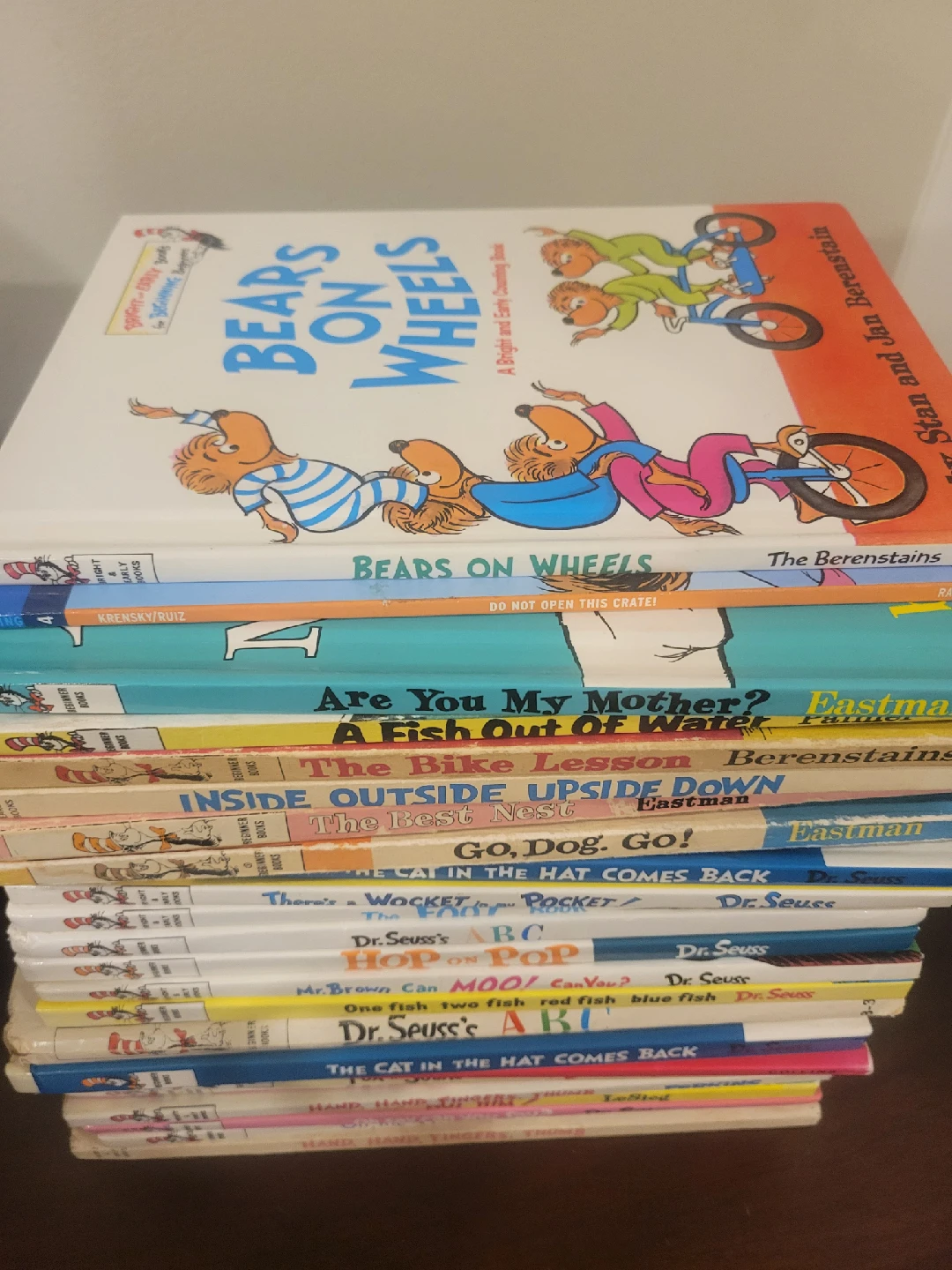 25 Dr. Seuss books - photo 2