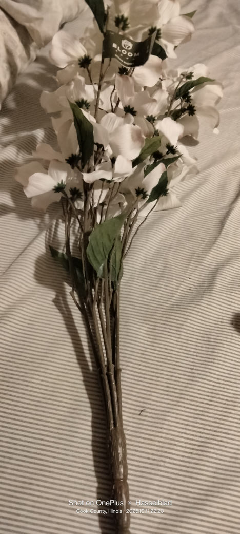 Artificial White Dogwood Flower Stems - photo 5