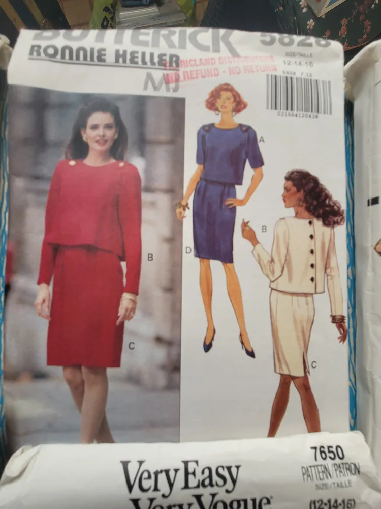 Vintage Vogue Sewing Pattern Size B (12-14-16) image indicator(2)