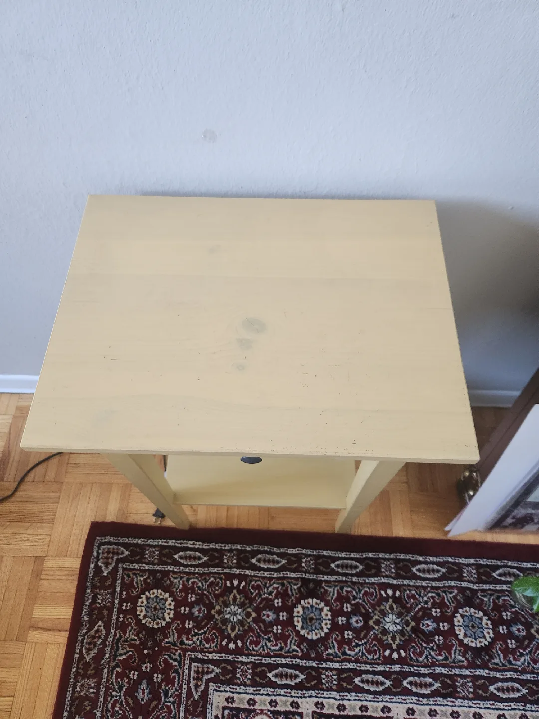 Ikea Hemnes side yellow table image indicator(2)