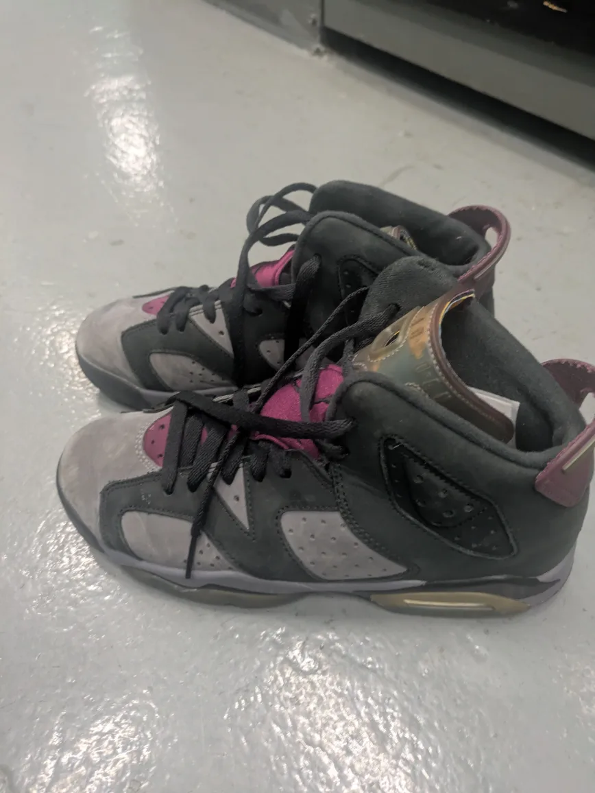 Nike Air Jordan 6 Bordeaux Size 7 Kids image indicator(2)