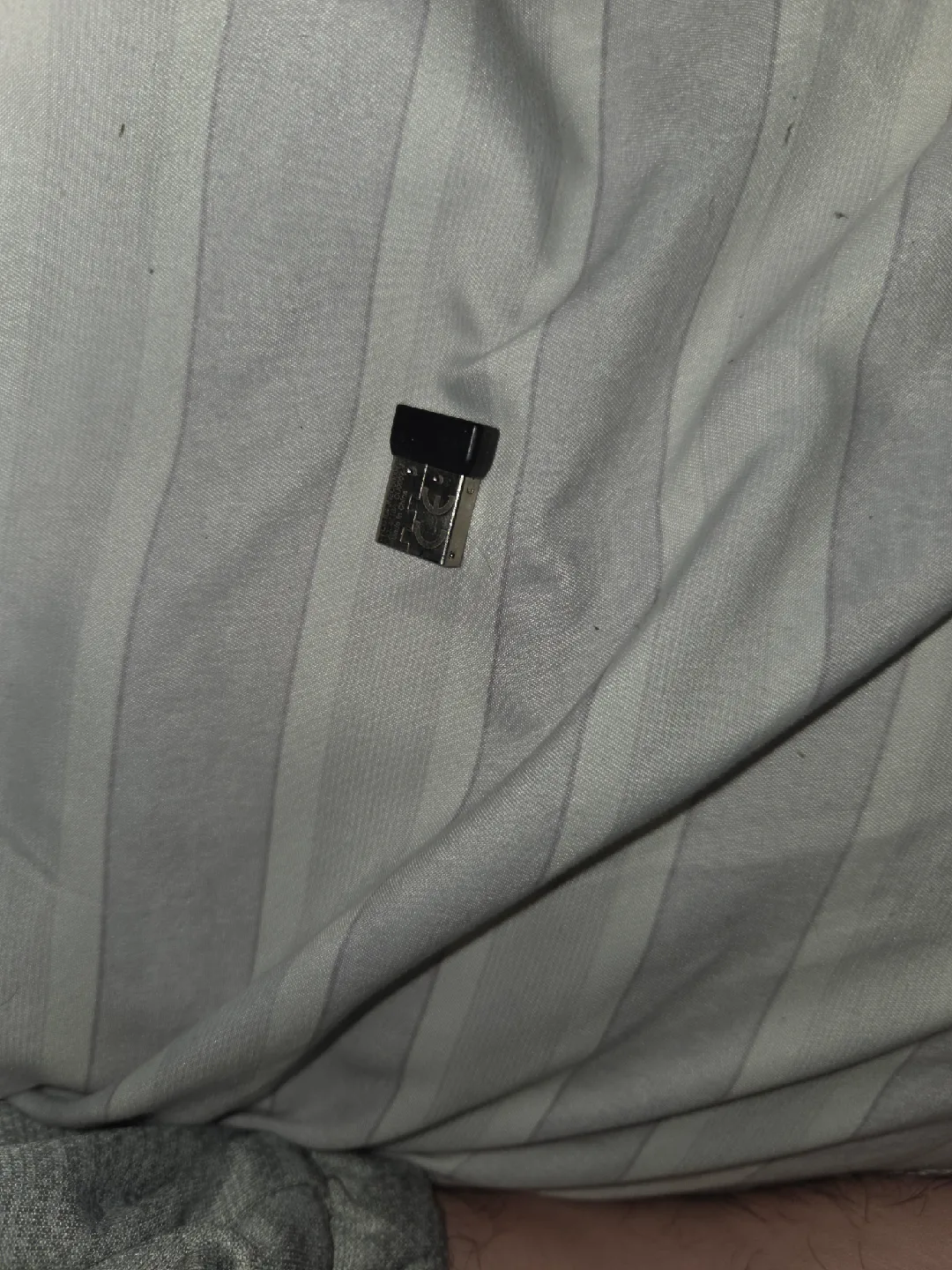 Staples 2.4 GHz Wireless Mouse image indicator(3)