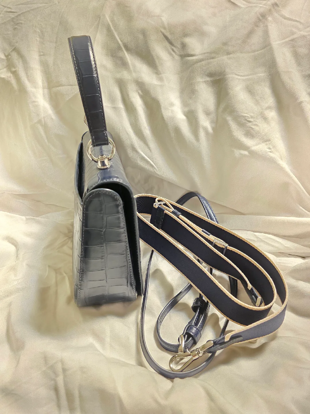 Kate Spade Crossbody Top Handle Bag In Dark Navy image indicator(6)