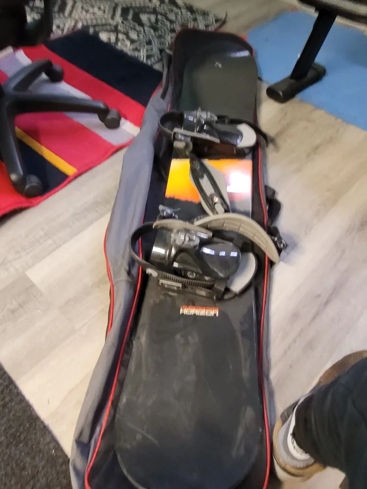 Liquid Snowboards Horizon Snowboard image indicator(2)