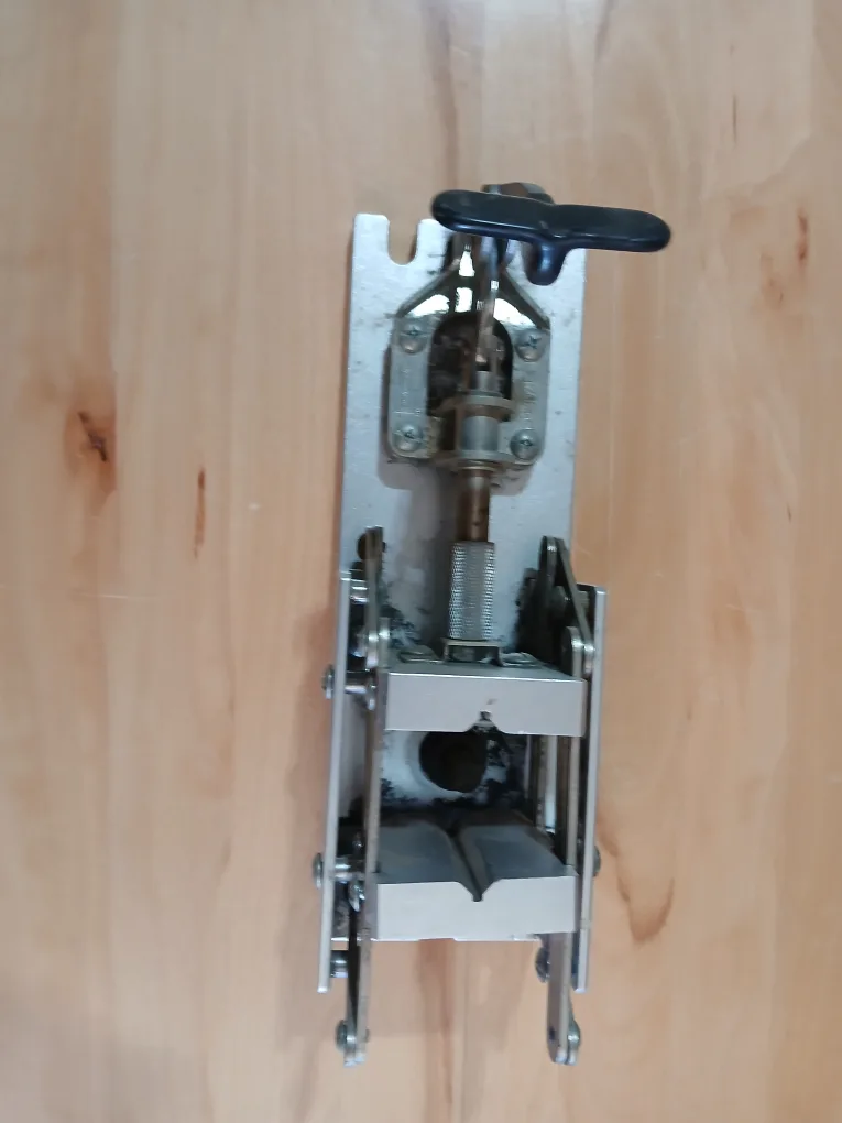 Heavy-Duty Toggle Latch Clamp – Stainless Steel Construction thumbnail